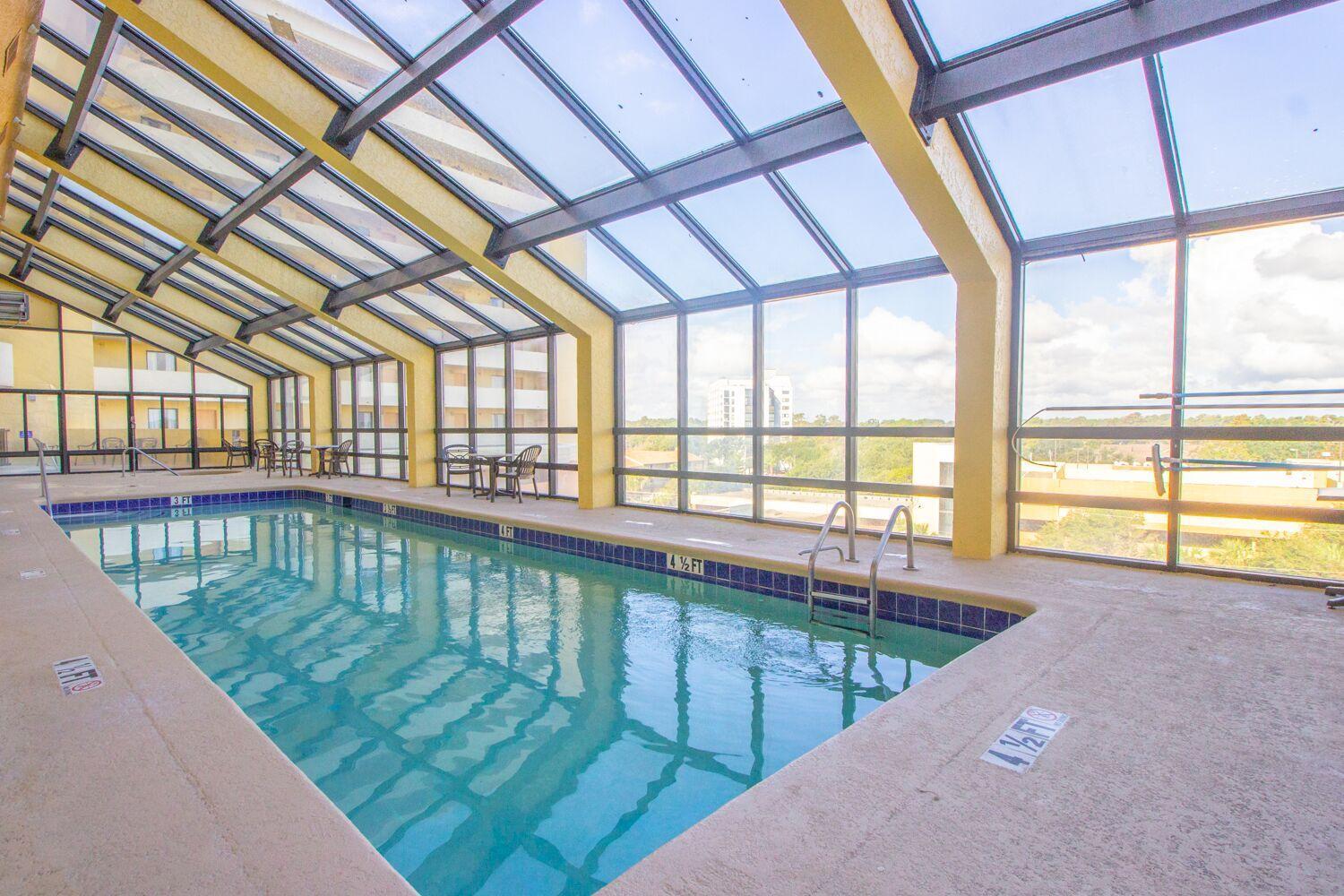 Oversized Ocean View Queen Suite With Beautiful Fireplace And Accents - Sleeps 4 Guests! Myrtle Beach Room photo
